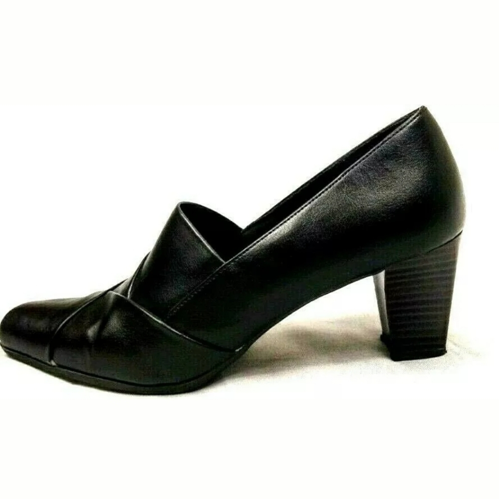 St. Johns Bay Womens Shoes size 8.5 Slip on